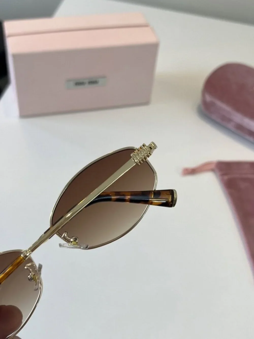 🥰Miu Miu🥰 Cat-Eye Sunglasses with Thin Frames